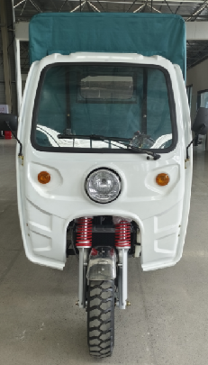 Q6 Chopper with driver-cabin cargo seat Diesel Tricycle